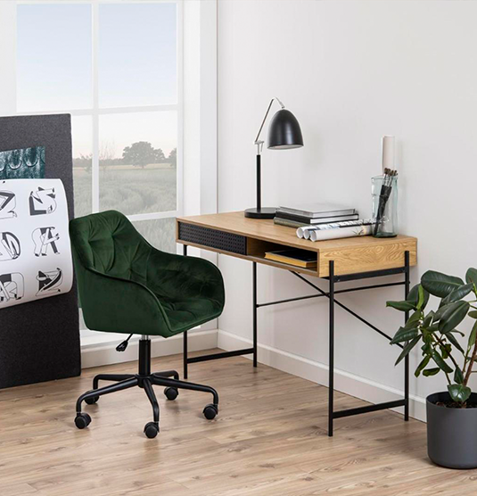 Wybieramy idealne biurko skandynawskie. TOP 10 minimalistycznych biurek do pracy i nauki
