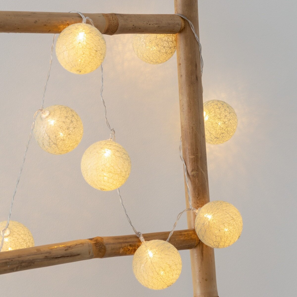 Girlanda Cottonballs seledynowe 10 lampek LED