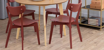 Krzesła drewniane czerwone