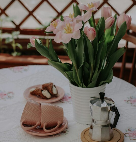 Zastawa na wiosenno-letni stół