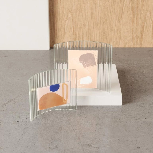 Ramka na zdjęcia 13x18 złota szklana stojąca Ripley Umbra nowoczesna na biurko