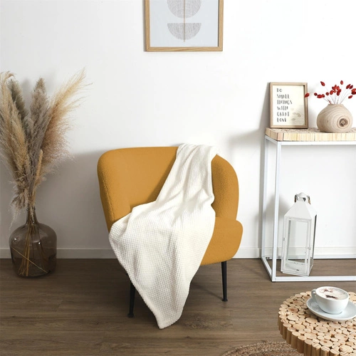 Koc dekoracyjny Honeycomb kremowy 120x150 cm ciepły pled na kanapę do salonu Intesi