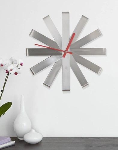 Zegar ścienny nowoczesny Umbra Ribbon srebrny 30 cm cichy do salonu lub sypialni