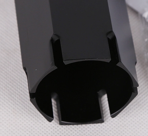 Nowoczesna lampa wisząca tuba czarna Candellux regulowana do kuchni i nad stół