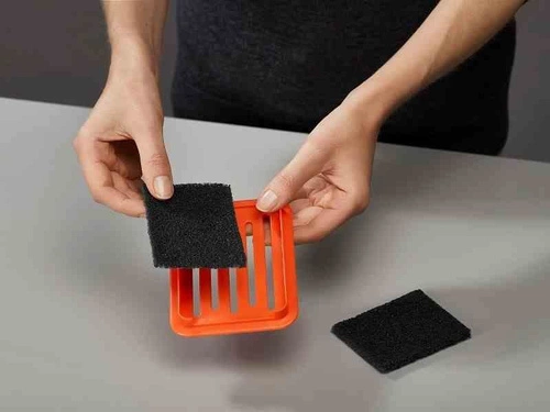 Kosz na śmieci do kuchni Joseph Joseph stalowy 30l z systemem zgniatania i filtrem