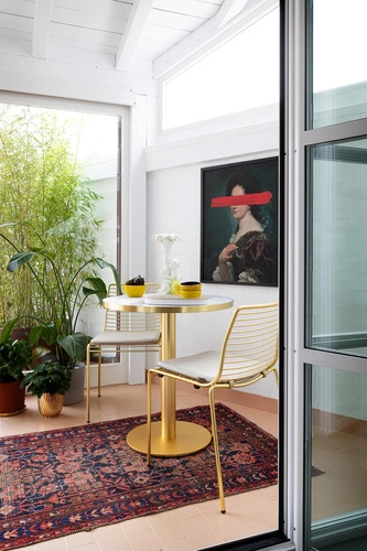 Krzesło metalowe Summer SCAB Design złote z poduszką nowoczesne do ogrodu i tarasu