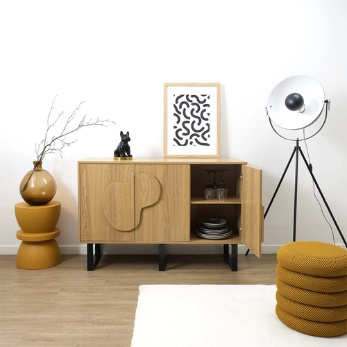 Komoda Calypso dąb artisan z ozdobnymi frontami na czarnych nogach 120 cm do salonu boho