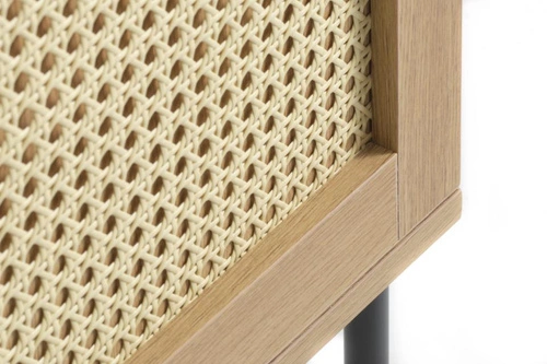 Komoda wysoka Pensacola rattan dąb nowoczesna do salonu na nóżkach