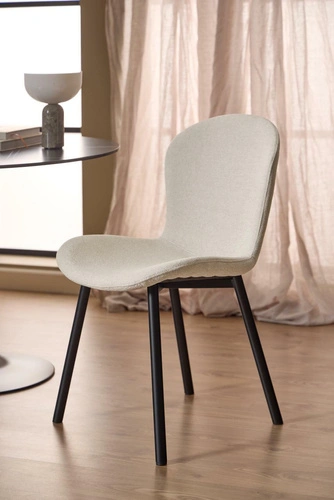 Krzesło Esra beżowe tapicerowane do jadalni nowoczesne na czarnych nogach