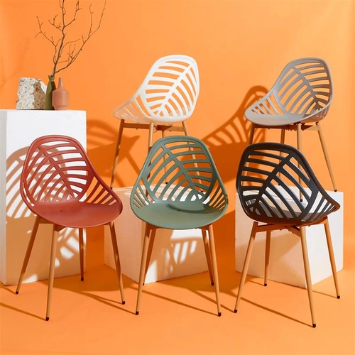 Krzesło do jadalni i kuchni Alameda białe Intesi nowoczesne z tworzywa i stali do ogrodu