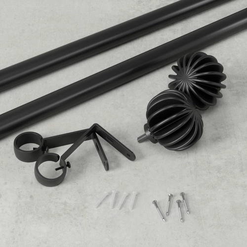 Karnisz pojedynczy Umbra Finn czarny mat regulowany nowoczesny do salonu i sypialni 107-305cm