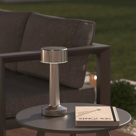 Lampka nocna LED Halto Atmosphera srebrna nowoczesna akumulatorowa na taras i balkon