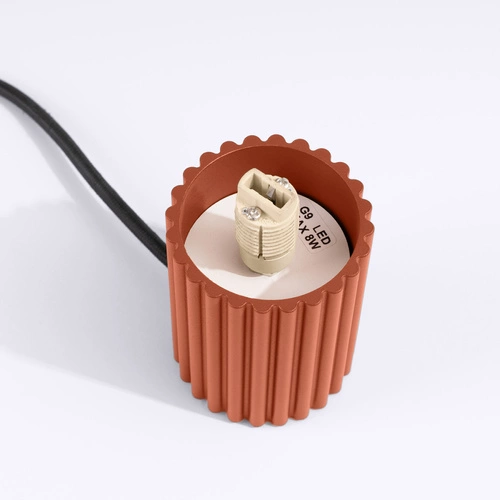 Nowoczesna lampa biurkowa HALO czerwona do sypialni i pokoju młodzieżowego aluminium szkło