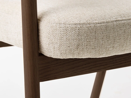 Krzesło tapicerowane Klen beżowe dębowe z podłokietnikami do jadalni i salonu skandynawskie