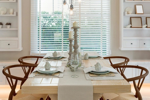 Krzesło drewniane Wicker Color inspirowane Wishbone do jadalni i salonu boho z podłokietnikami