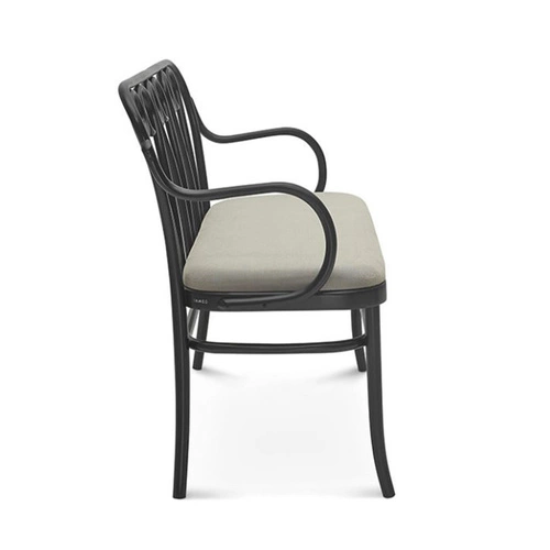 Ławka tapicerowana Fameg 6653 z drewna bukowego do salonu lub przedpokoju personalizowana