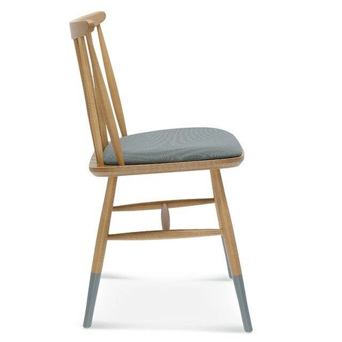 Krzesło do jadalni Wand Fameg tapicerowane bukowe personalizowane nowoczesne skandynawskie