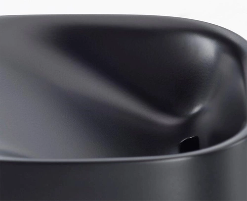 Mydelniczka kompaktowa Slim czarna Joseph Joseph nowoczesna do łazienki i kuchni