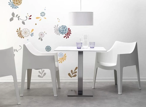 Krzesło ogrodowe Coccolona beżowe z tworzywa sztaplowane nowoczesne z podłokietnikami SCAB Design