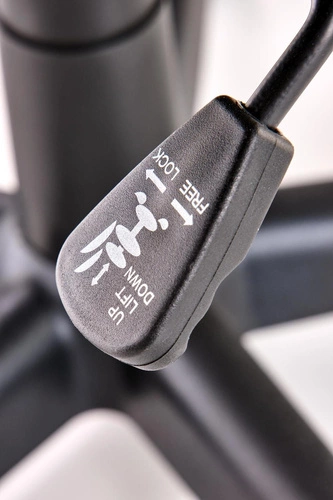 Fotel gamingowy Kelber czarno-czerwony obrotowy z regulacją wysokości i oparcia do biurka