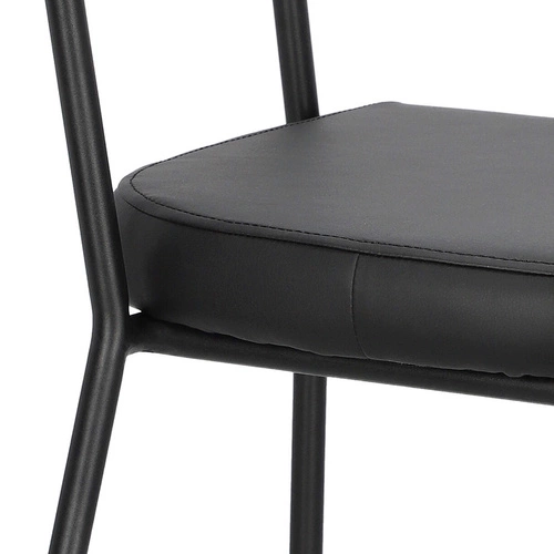 Krzesło tapicerowane Ava Actona do jadalni i salonu czarne ekoskóra z podłokietnikami industrialne