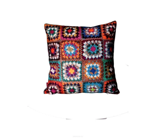 Poduszka dekoracyjna welurowa antyalergiczna FRANIA do salonu i sypialni multikolor 40x40