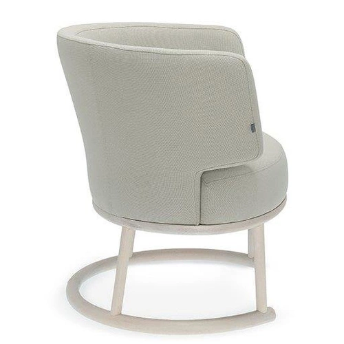 Fotel wypoczynkowy Likewise Fameg do salonu nowoczesny tapicerowany na drewnianych płozach