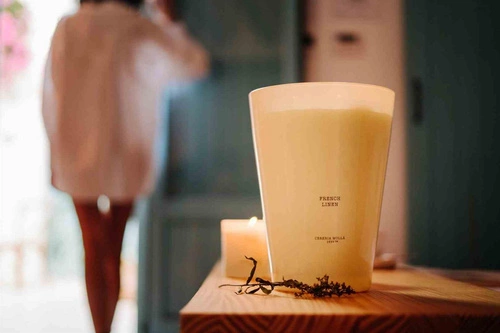 Świeca sojowa zapachowa French Linen Cereria Molla duża dekoracyjna do salonu