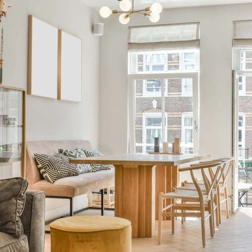 Krzesło drewniane Wicker Color do jadalni i salonu boho z podłokietnikami inspirowane Wishbone