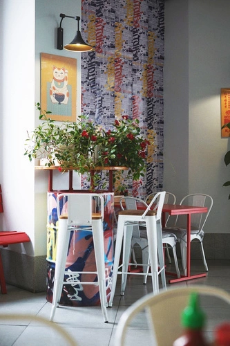 Krzesło do jadalni Paris Wood białe metalowe z drewnianym siedziskiem industrialne D2.DESIGN