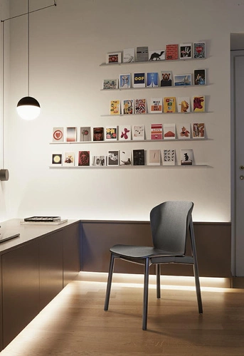 Krzesło drewniane Finn SCAB Design czarne nowoczesne do jadalni sztaplowane retro