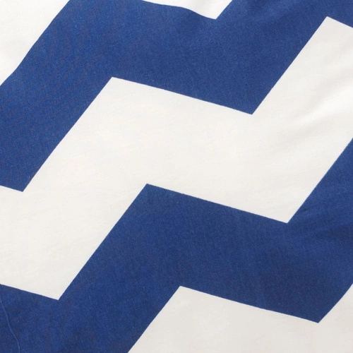 Poduszka dekoracyjna Chevron 40x40 bawełniana do salonu i sypialni biało-granatowa