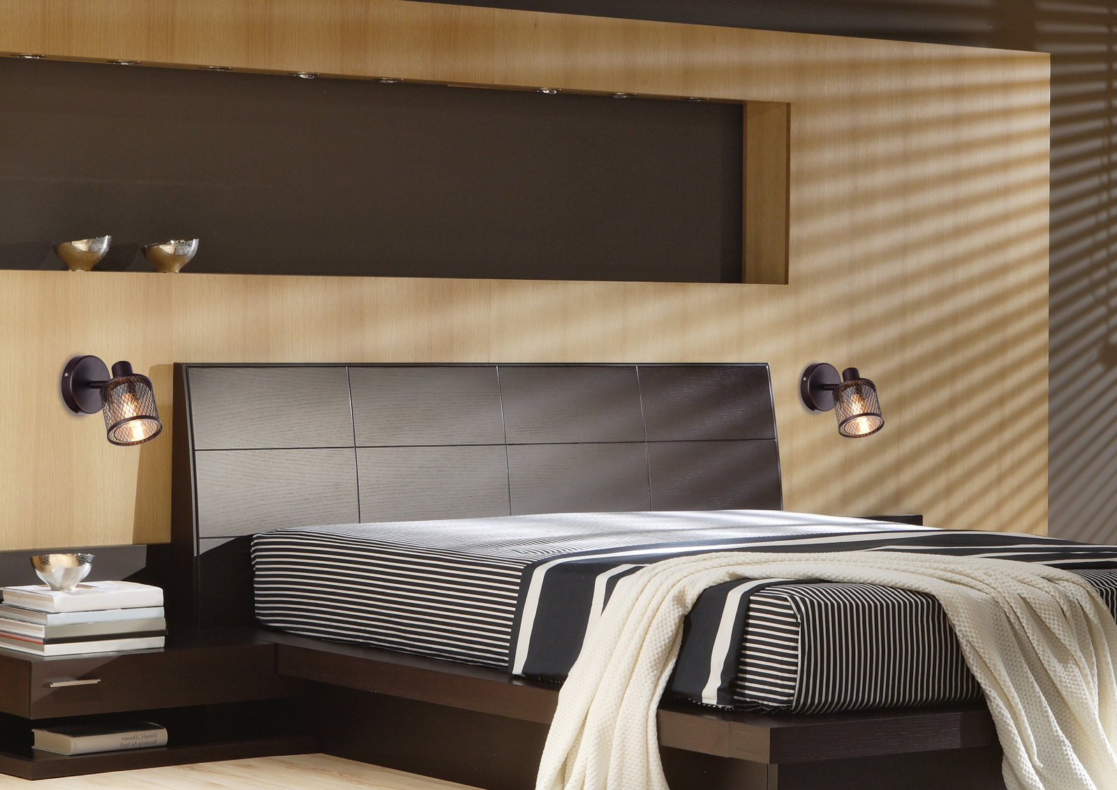 Kinkiet ścienny Canabera nowoczesny regulowany bursztynowy szklany złoty do salonu i sypialni