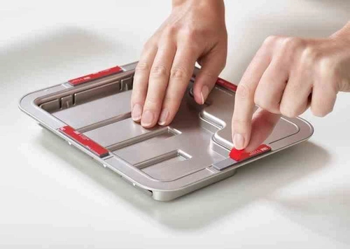 Organizer kuchenny Joseph Joseph z 4 nożami kuchennymi do warzyw i mięsa szary