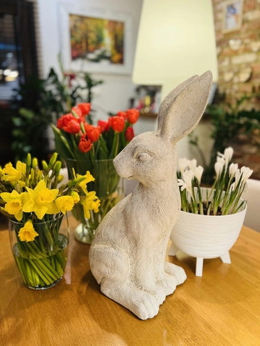 Intesi figurka wielkanocna zając 52 cm beżowa żywica nowoczesna dekoracja na stół do salonu