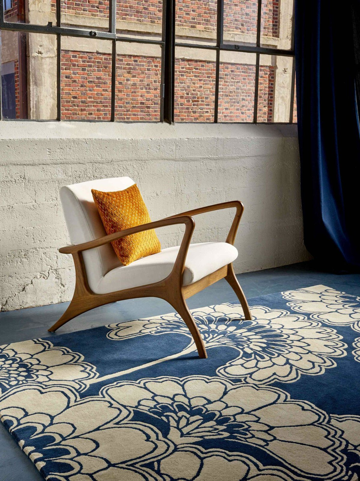 Dywan glamour do salonu Florence Japanese Floral Midnight granatowy wełniany 200x280cm