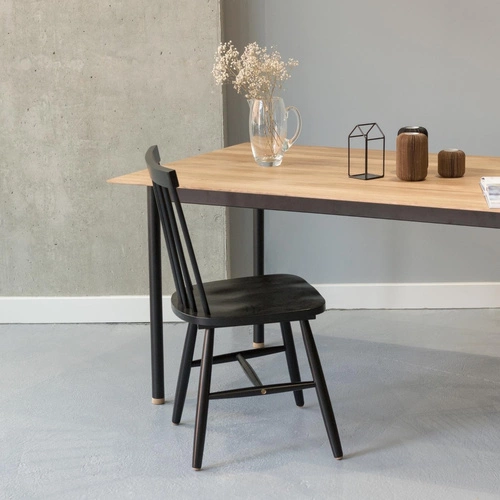 Krzesło drewniane Riano Actona czarne skandynawskie do jadalni i kuchni patyczak