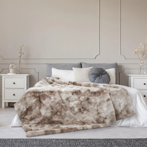 Koc Furry Intesi ciepły i miękki koc polarowy 140x200 na kanapę do salonu