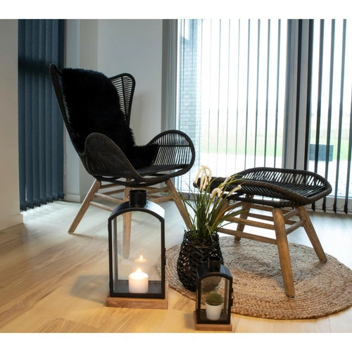 Futerko jagnięce czarne House Nordic poduszka dekoracyjna na krzesło do salonu 50x85