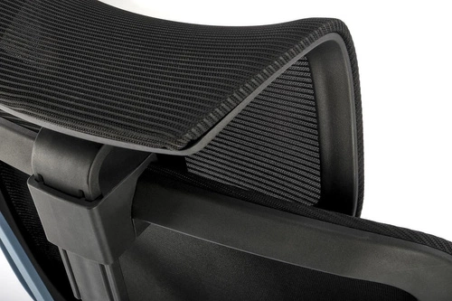 Fotel biurowy ergonomiczny Berto czarny obrotowy z zagłówkiem i regulacją Intesi do biura