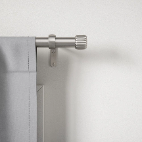 Karnisz pojedynczy Cleo Umbra regulowany srebrny do salonu i kuchni 168-305cm
