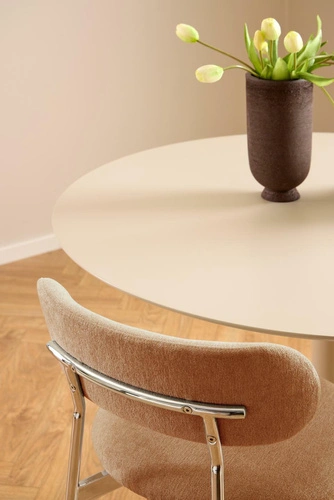 Krzesło Lyric Actona tapicerowane terakota chrom nowoczesne do jadalni