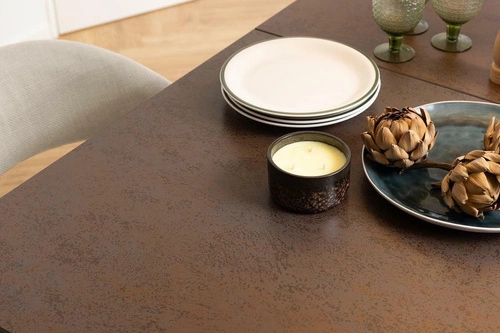 Stół rozkładany do jadalni Irwine Actona 168-210x90 cm ceramiczny blat brązowy czarne nogi industrialny