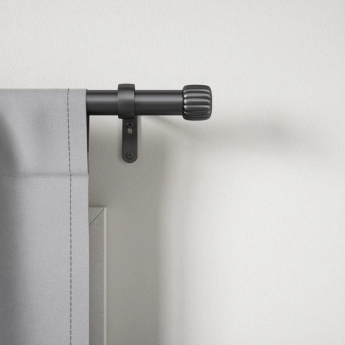 Karnisz pojedynczy Cleo czarny teleskopowy 91-168 cm do salonu Umbra klasyczny