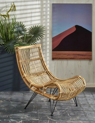 Fotel rattanowy Dami boho do salonu i na taras wypoczynkowy naturalny na czarnej podstawie