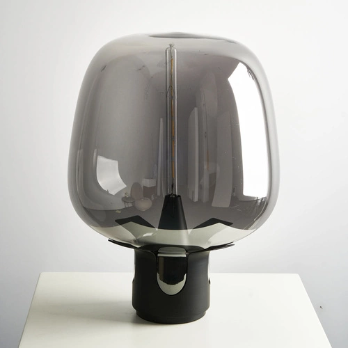 Nowoczesna czarna lampa stołowa FATA z przydymionym szkłem do salonu lub sypialni 46 cm Step into Design