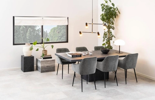 Krzesło tapicerowane Brooke antracytowe do jadalni nowoczesne z podłokietnikami Actona