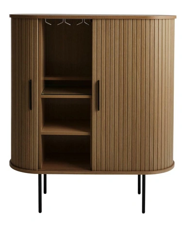 Komoda wysoka Nola ryflowana dąb dymiony na nóżkach do salonu