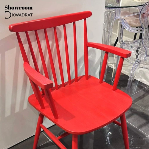 Krzesło do jadalni FAMEG Wand tapicerowane drewniane z podłokietnikami personalizowane