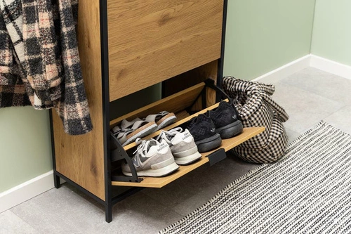 Wysoka szafka na buty Seaford Actona rustykalna z trzema szufladami dziki dąb do przedpokoju